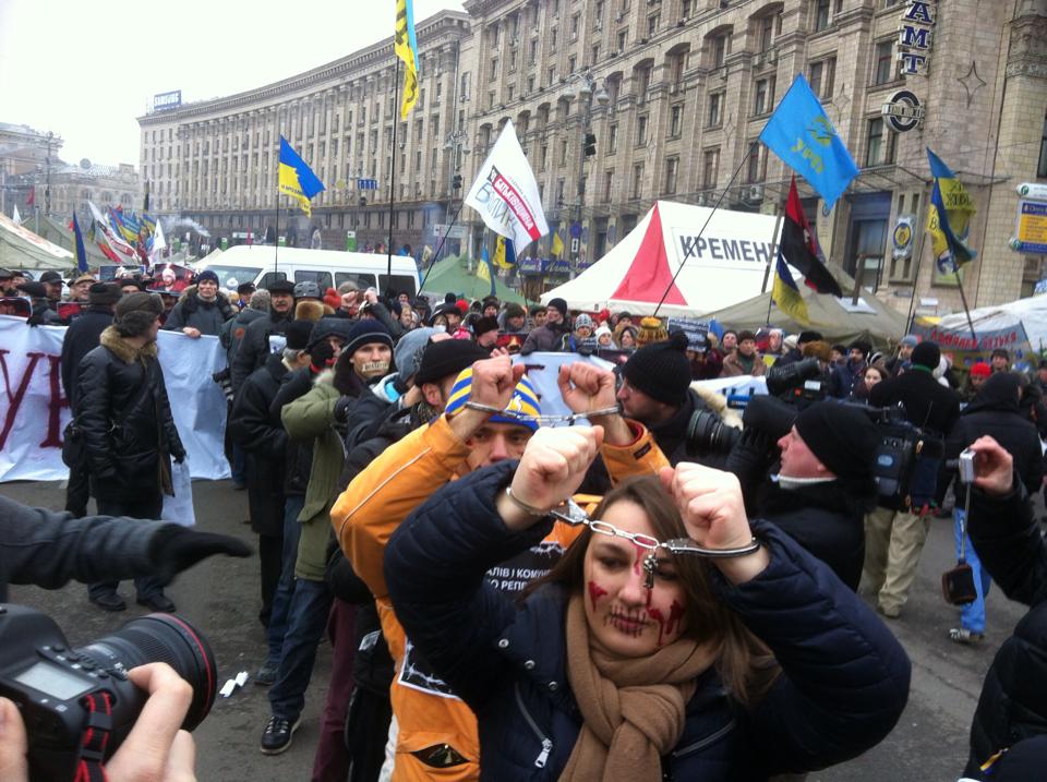 Des manifestants se rassemblent à Kiev le 17 janvier 2014. 